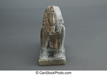 Bildergebnis für ägyptische steinstatue klein